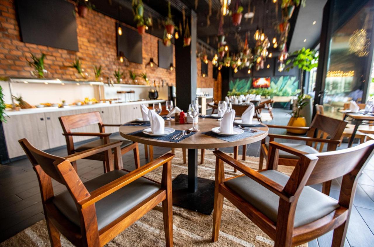 Onomo Hotel Kampala Zewnętrze zdjęcie